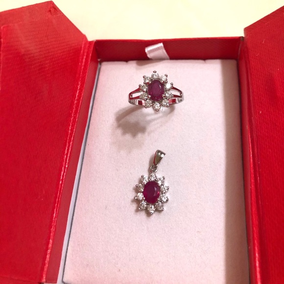 Jewelry - 💖💖NWOT 925 Silver Ring and Pendant